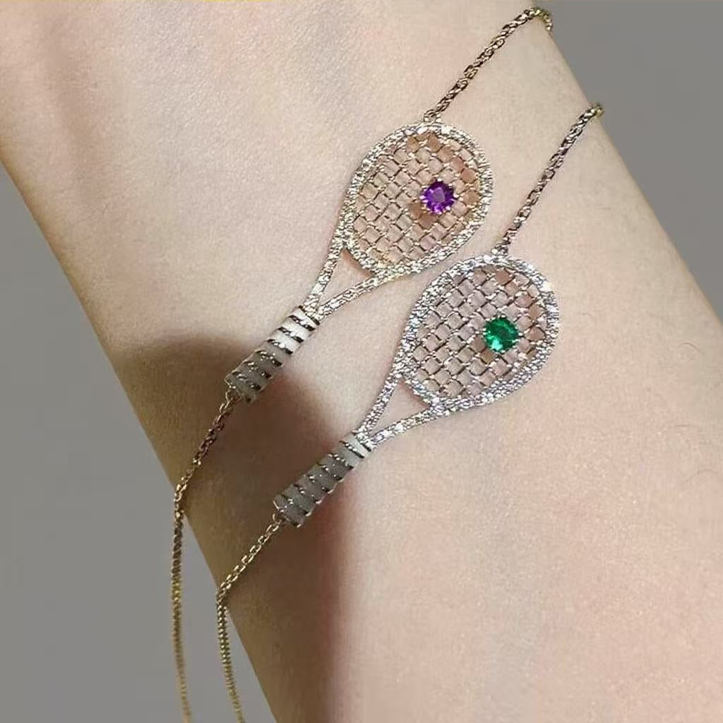 The Emerald Serve Necklace